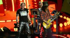 Trupa Guns N’ Roses a cucerit Glastonbury Festival în weekend!