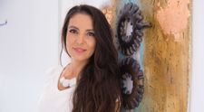 Cristina Joia, de la Visuri la cheie, lovită în figură în amiaza mare, într-un magazin din Capitală