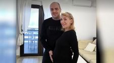 Ea este Carmen, cea mai în vârstă mamă de gemeni din România! Femeia de 57 de ani, alături de partenerul său cu 22 de ani mai tânăr, au o fetiță și un băiețel perfect sănătoși