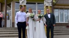 Mamă și fiică, mirese în aceeași zi. Unde a avut loc nunta neobișnuită