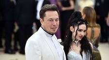 Claire Boucher (Grimes) îl cheamă în judecată pe Elon Musk pentru a obține drepturi părintești asupra copiiilor lor