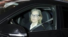 Meryl Streep încă rupe inimi! Actrița a fost surprinsă de paparazzi plecând de la o întâlnire amoroasă, după ce s-a furișat în hotel