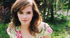 Emma Watson, topless in ultima ei reclama. Vezi si tu fotografiile la care fanii 