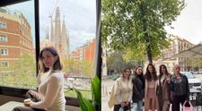 Ela Crăciun, escapadă de fete la Barcelona: „Eu nu prea sunt adaptată plecărilor cu fetele, însă mi-am dat seama cât de bine face!”