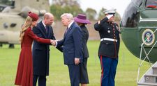 Donald Trump, fermecat de Kate Middleton. Care sunt primele trei cuvinte pe care i le-a adresat Prințesei de Wales, după ce a aterizat la Windsor