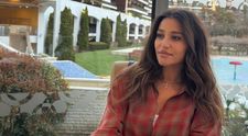Claudia Pătrășcanu, curtată zi și noapte de un admirator secret. Primește zeci de buchete de flori și este în culmea fericirii: „O face sincer”