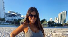 Claudia Romani, surprinsă de paparazzi în timp ce făcea sport pe plajă. Ipostazele în care a fost fotografiată