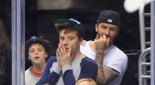 Brooklyn Beckham și-a făcut un tatuaj asemănător cu al tatălui lui. Ce desen are acum pe corp