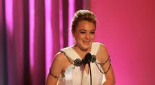 Linsday Lohan și-a amenințat două angajate, deoarece nu și-au asortat sandalele