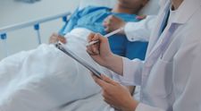 Un tânăr de 22 de ani a murit de cancer, după ce medicii i-au spus că are doar o simplă infecție. Ce simptome a avut