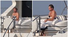 Leo DiCaprio, plictisit de moarte pe yachtul său de lux. Câtă adrenalină să-ți aducă viața de bogat înconjurat de fotomodele?