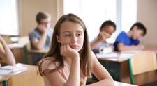 O elevă din Australia se identifică cu o pisică. Ce spune conducerea școlii despre comportamentul adolescentei