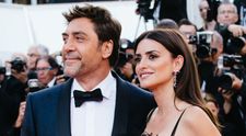 Sunt împreună de 17 ani și au doi copii superbi! Imagini rare cu Leo și Luna, comorile actorilor Penelope Cruz și Javier Bardem! Paparazzii i-au surprins recent în formulă completă