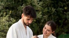 Theo Rose, panicată de o anumită etapă prin care trece bebelușul ei 