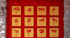 Luna tentațiilor începe acum. Zodiile care pot intra în încurcături din cauza iubirii, potrivit horoscopului chinezesc