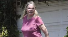 O fostă „fată Bond” și sex simbol al anilor ’80 a ajuns de nerecunoscut! Cum au surprins-o paparazzii pe străzile din Los Angeles
