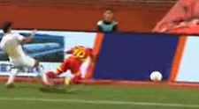 Un fotbalist care a jucat la FCU Craiova riscă să rămână paralizat! Momentul în care s-a accidentat grav pe teren, în timpul unui meci VIDEO