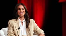 Crăciunul a la Meghan Markle! Soția prințului Harry a lansat o colecție cu lumânări parfumate, vin și miere, iar fanii regali sunt uimiți de prețuri