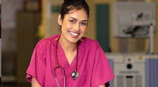 Renunță la coroana de miss ca să ajute în epidemia de coronavirus. Miss Anglia, medic de profesie, revine printre pacienți