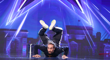 Sebastian Petrașcu a ridicat în picioare juriul și publicul cu momentul său de la Românii au Talent