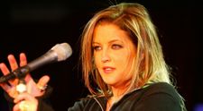 Noi detalii șocante ies la iveală. Lisa Marie Presley, abuzată ani la rând de iubitul mamei sale: 