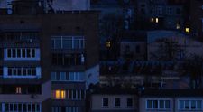 VIRAL. În Kiev, o femeie ar fi doborât o dronă rusească cu un borcan de murături