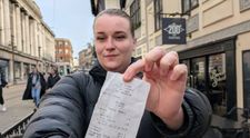 A crezut că a devenit mai bogată de 100.000 de ori decât Elon Musk, dar s-a înșelat amarnic! Ce a pățit o femeie când a vrut să plătească un matcha latte
