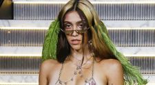 New York Fashion Week: Fiica Madonnei a debutat pe catwalk, într-o ținută sumară și complet neepilată