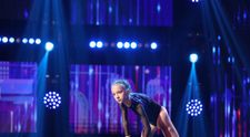 Românii au talent: Lorena Sitariu a pășit timidă pe scenă, dar i-a uimit pe jurați de la primele mișcări de dans
