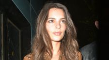 E considerata femeia cu cel mai frumos bust natural, dar trebuie sa-i vezi abdomenul. Aparitie sexy pentru Emily Ratajkowski