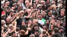 Fanii Black Sabbath, șocați! Cel mai tare actor de la Hollywood a sărit cu ei în mosh pit, în timpul concertului de adio al lui Ozzy Osbourne ”E metalhead adevărat!”