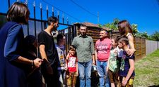 Echipa Visuri la cheie a schimbat destinul unui tata si al celor patru baieti ai sai. Cum arata noua locuinta
