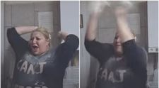 Diana Șoșoacă, filmată în timp ce se bătea cu făină într-o pizzerie. Ce mesaje a putut transmite europarlamentara: „Ciuperci otrăvitoare pentru domnul...”