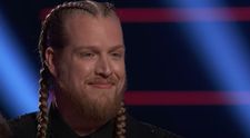 Cine este Huntley, tatăl a doi copii, care a câștigat „The Voice 2023” din SUA. Momentul lui din finală, când a cântat la chitară cu Niall Horan, a fost senzațional