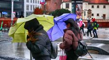 ANM dă alerta: weekend cu furtuni, grindină și vânt puternic în România. Unde lovește cel mai rău și cât scad temperaturile