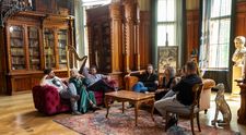 Jucătorii se pregătesc pentru alegerea de la Masa Rotundă. Care sunt persoanele suspectate ca fiind Trădători: „Știi pe cine votăm în seara asta, nu?”