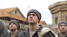 Papillon - perfect pentru iubitorii filmelor cu și despre evadări, cu Charlie Hunnam și Rami Malek în rolurile principale