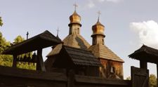Biserica Muzeului Golești, transformată în platou de filmare pentru manele! Ce a declarat directorul instituției