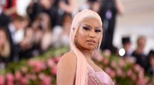 Fanii au blocat un site de încălțăminte datorită unei poze postată de Nicki Minaj. Cu ce era încălțată