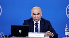 Ilie Bolojan are o pasiune ascunsă! Premierul României cânta la acordeon în tinerețe și era un romantic incurabil: „Voia să facă impresie”