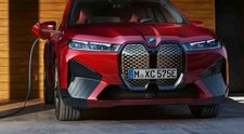 BMW iX aduce viitorul mai aproape. Ce oferă puterea electrică ghidată de inteligență