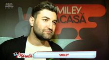 Asa mama, asa Smiley. Uite cat de bine seamana artistul cu mama lui