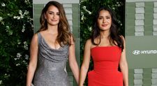 S-a întâmplat imposibilul! Salma Hayek, eclipsată la capitolul decolteu de Penelope Cruz