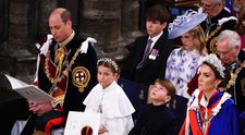 Comportamentul Prințului Louis a ridicat semne de întrebare! Internauții spun că puștiul ar suferi de o boală