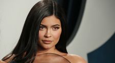 Kylie Jenner, 10 milioane de like-uri pentru o fotografie topless! Cum a fost surprinsă vedeta
