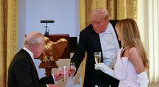 Ce cadou istoric i-a dat Regele Charles lui Trump, înainte de a-i face pe toți de la cina de stat să râdă cu o glumă piperată