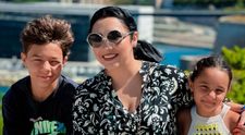 Andra și-a deschis studio la ea acasă. Ce instrumente muzicale studiază Eva și David