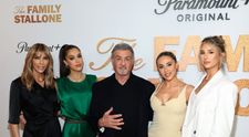 Fiicele lui Sylvester Stallone dezvăluie că tatăl lor le-a cerut să țină un cuțit în geantă. Cum încearcă actorul să-și protejeze fetele: „Da, sunt paranoic”