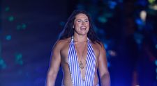 Nici medalia olimpică nu a salvat-o de critici! Costumul de baie care a declanșat măcelul din comentarii: fosta sportivă, pusă la zid după apariția de la Swim Week