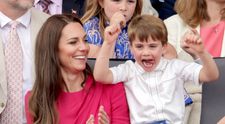 Kate Middleton a postat o poză needitată cu prințul Louis, chiar de ziua mezinului! Ce mesaj a transmis fanilor familiei regale
